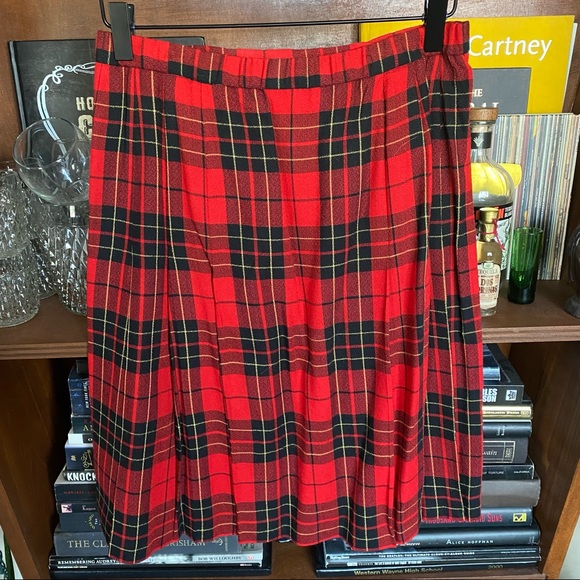 Vintage Donna Morgan for Maggie Red Plaid Pleated Skirt size 8 - Picture 7 of 7
